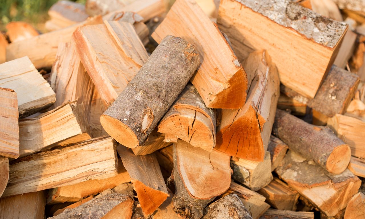 how to find free firewood